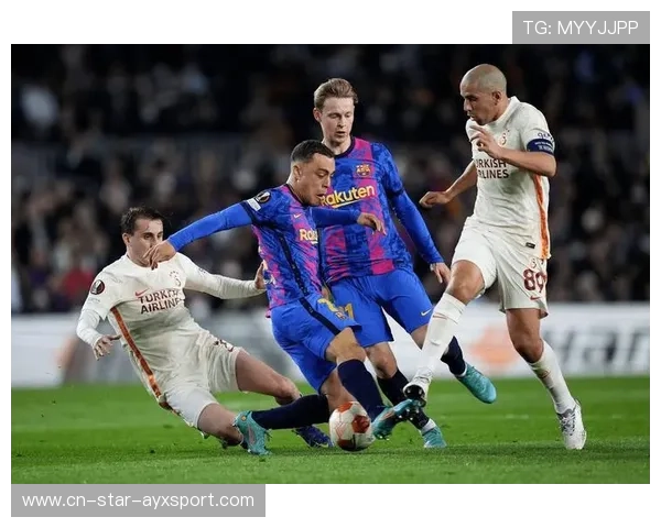 巴塞罗那通过中前场默契制造多次突破,配合更细腻 巴塞罗那通过中前场默契制造多次突破,配合更细腻