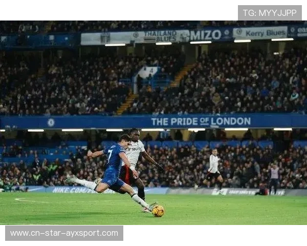 切尔西恩佐偏前位置远射破门技术细腻，打破赛场束缚