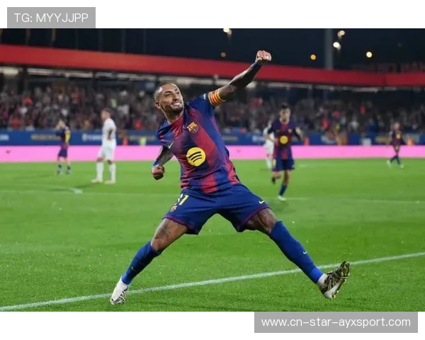 拉菲尼亚边路传中成就队友补射